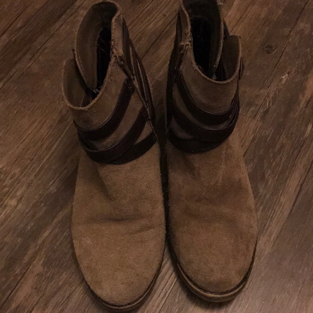 Short boots